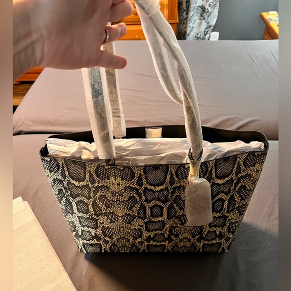 Kurt Geiger Chelsea Shopper Tote Bag - Picture 8 of 10